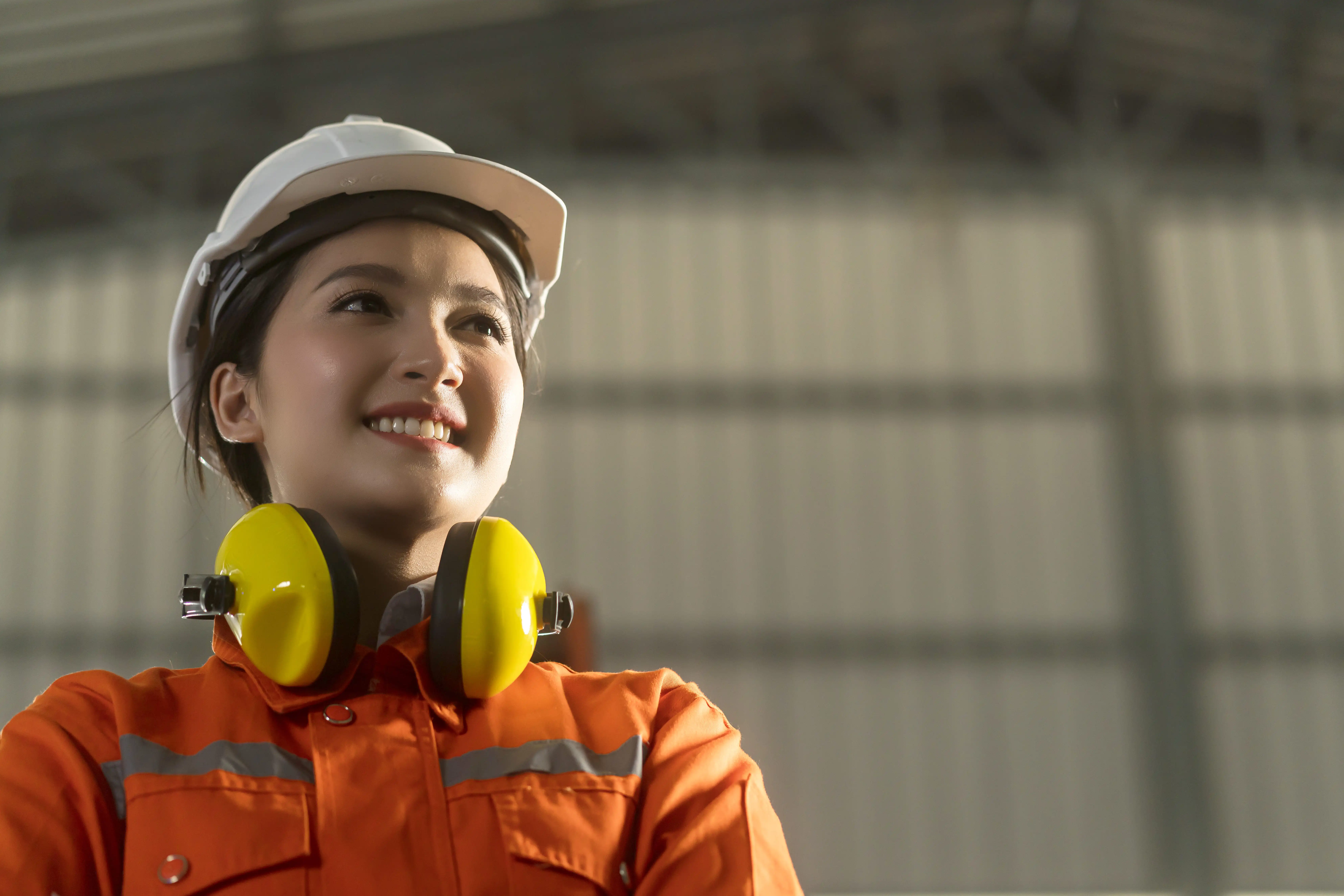 portrait-asian-female-engineer